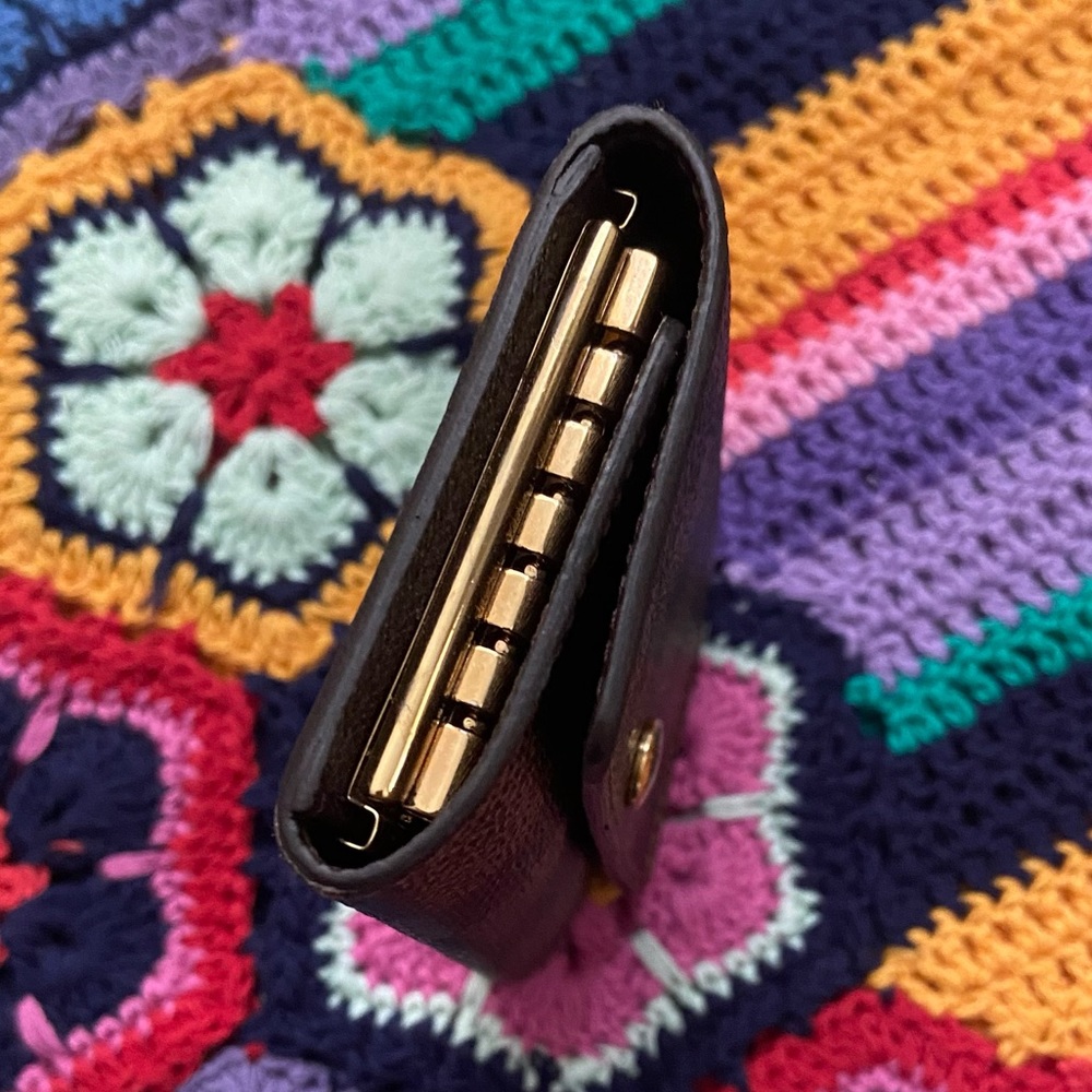 Louis Vuitton 6 Key Holder in Damier Ebene - Picture 7 of 13